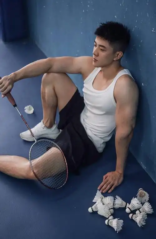 英俊帅气小伙肌肉小哥哥健身帅哥wanyukin