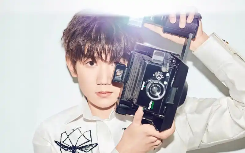 王源天使帅气图片桌面壁纸