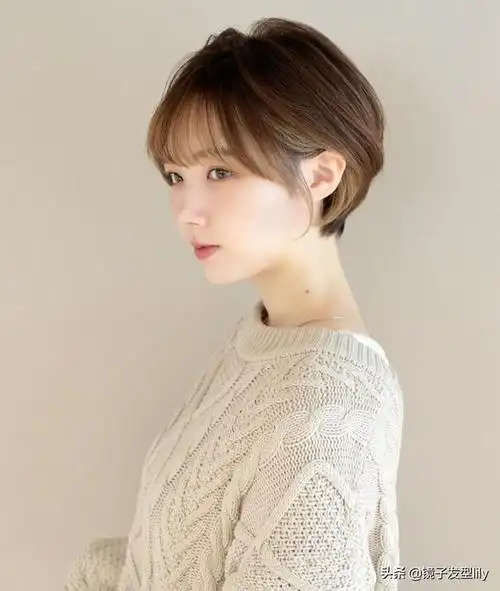 短发烫发图片(适合不同年龄段的3种短发)-今美刻-记录今日时尚科技