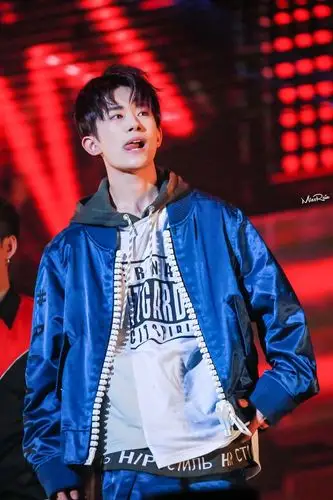 易烊千玺17岁生日会