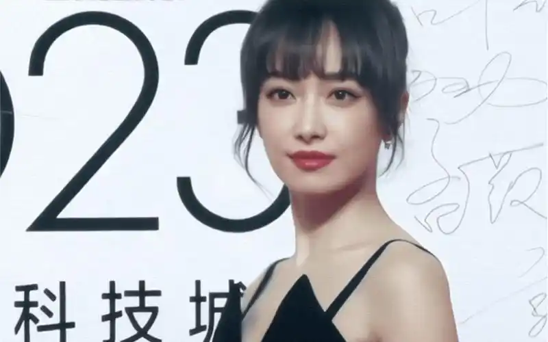 谁敢相信这是宋茜生图啊,姐的状态好到生图和精修一样能打谁懂 #你敢