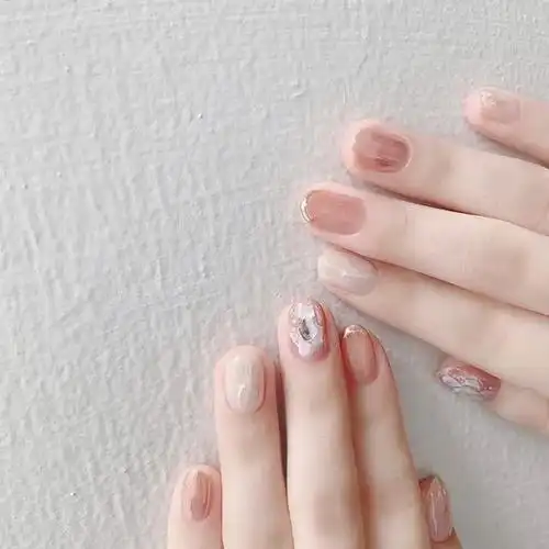 夏日小清新白桃色美甲