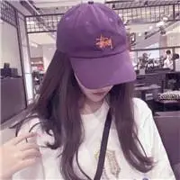戴帽子女生头像要酷
