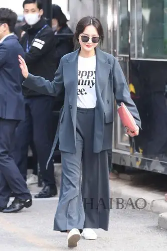 by爱喝可乐的古娜小姐 韩国 exid组合成员安孝珍