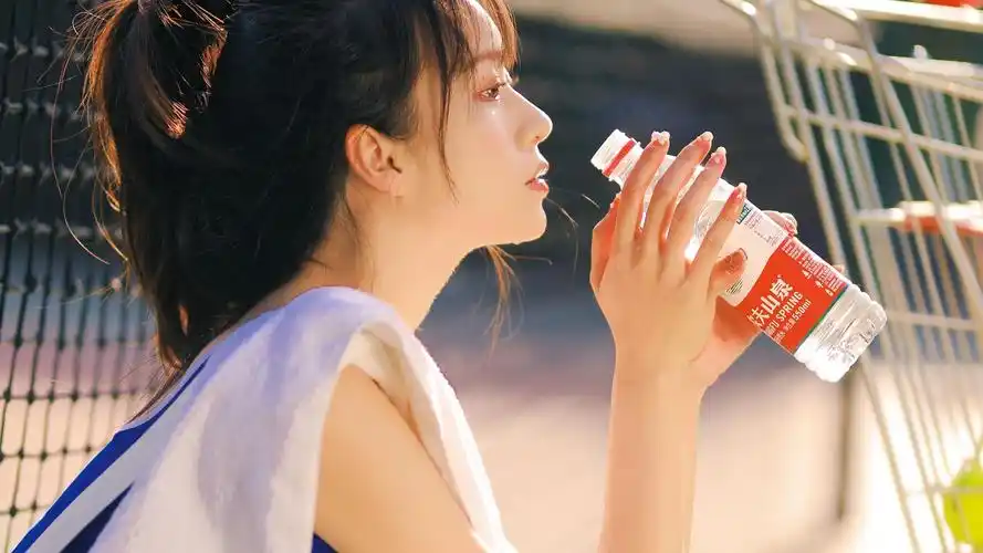 日系球场美女养眼写真