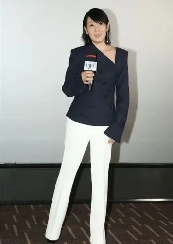 刘若英一米六身高好真实,穿宽松上衣还更显胖,感觉没啥星味!_显得