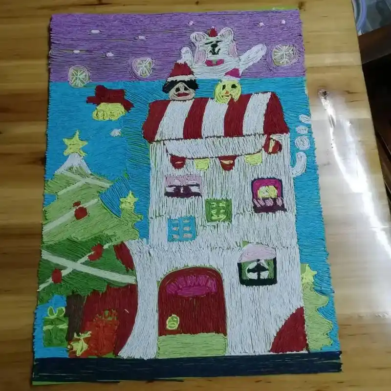 女儿的手工作品全家参与齐动手手工纸绳圣诞自制吉他和雪糕棒房子真有