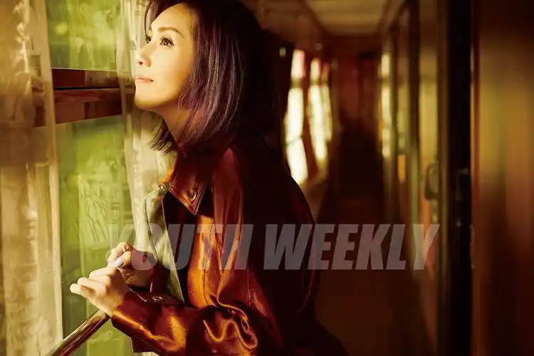 杨千嬅看窗外杨千嬅封面杨千嬅与复古火车杨千嬅复古风