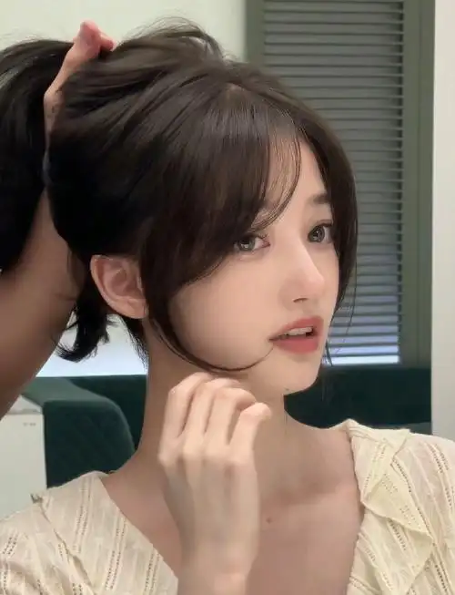 中分发型的柔美