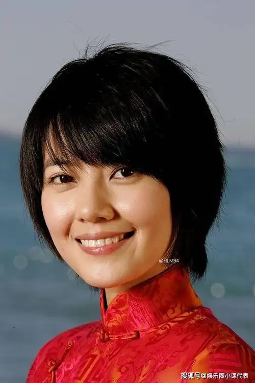 女神高圆圆少女时代旧照曝光男仔头也掩不住颜值闪光