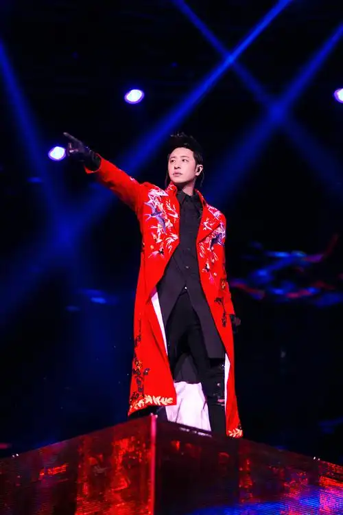 潘玮柏《创使者coming home》二度在沪开唱 歌迷爱你3000遍