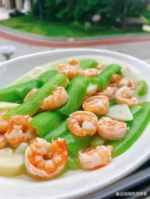 解馋又滋补的丝瓜炒虾仁,秋天必尝美食!