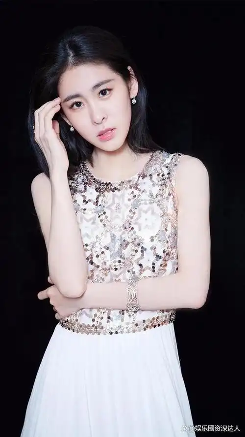 2021年,张碧晨推出《星空剪影》.这首歌非常具有感染力.