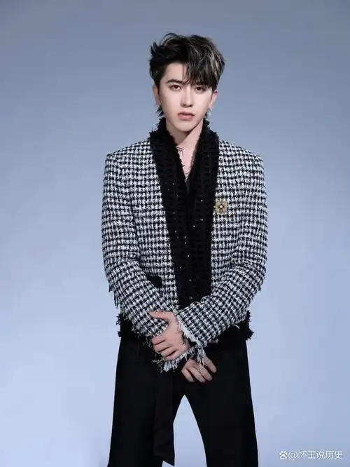 蔡徐坤否认女方未成年及强制堕胎迅速回应照片不是我