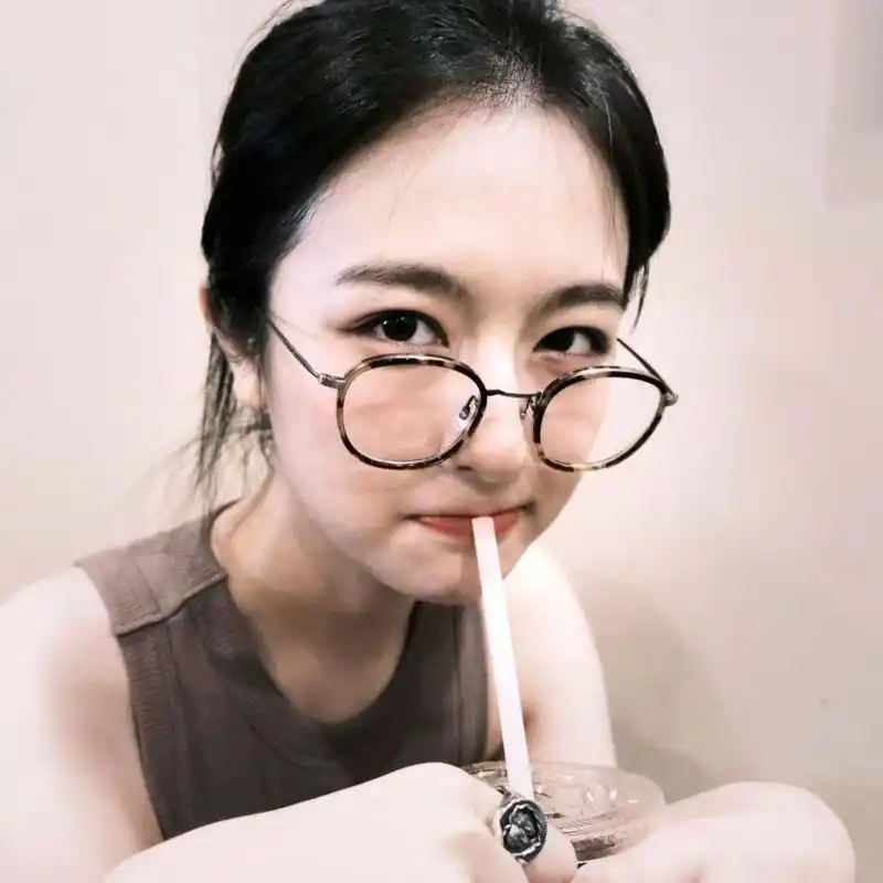 李兰迪超级美式头像 漂亮妹妹谁不爱!