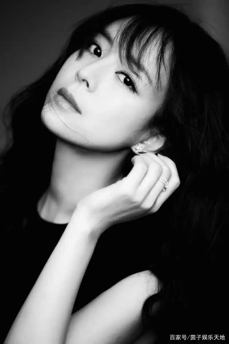 这些明星的黑白照片也太高级了吧!