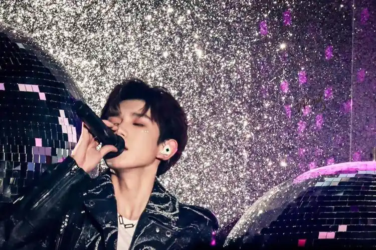 【王源侧颜】  我爱的少年,拥有这世界上最英俊的侧脸.