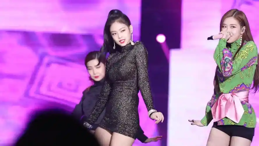 镜头焦点jennie 这身材真是.blackpink 演唱 (as if its your last)
