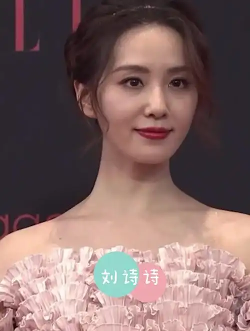 刘诗诗 粉色桃花裙 好美好温柔!来感受下这绝美的天鹅颈!