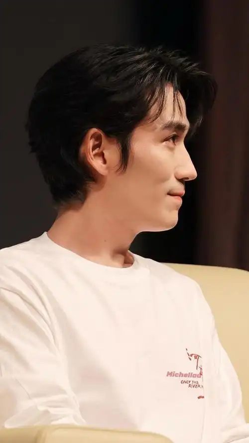 朱一龙二月你好侧颜写真好帅呀!收集一波王炸侧颜神图