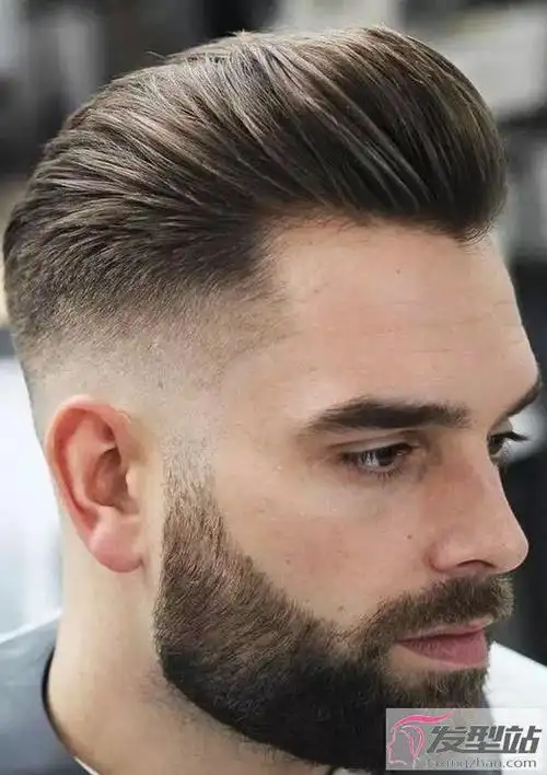 头发后梳设计搭配西装,帅气,男生背头怎么梳好看时尚酷帅背头发型推荐