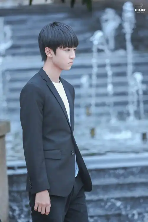 王俊凯 #tfboys 电视剧我们的少年时代拍摄花絮 高清 帅气