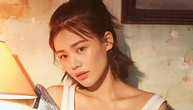 马思纯穿衣风格变化越来越大,曾经的青春少女,如今越来越性感