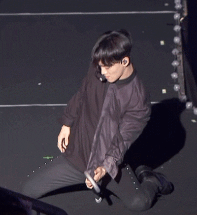 那些被震撼的名场面,易烊千玺的顶胯,exo的刀群舞日棍舞