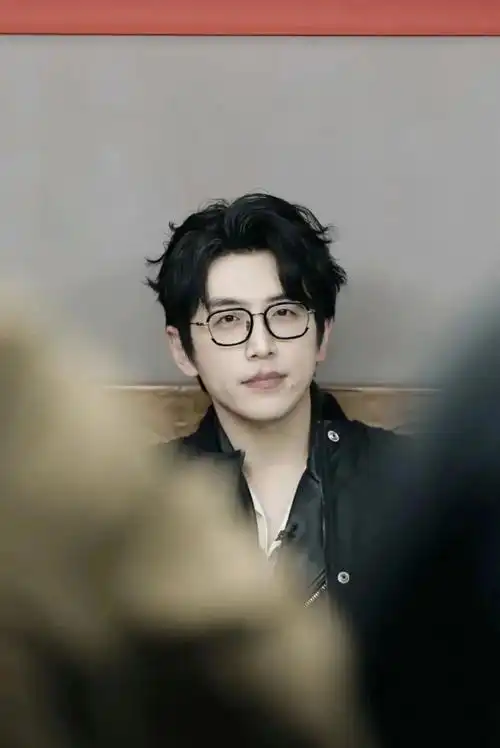 比起霸总帅哥我更想嫁雷佳音白客这样的窝囊废