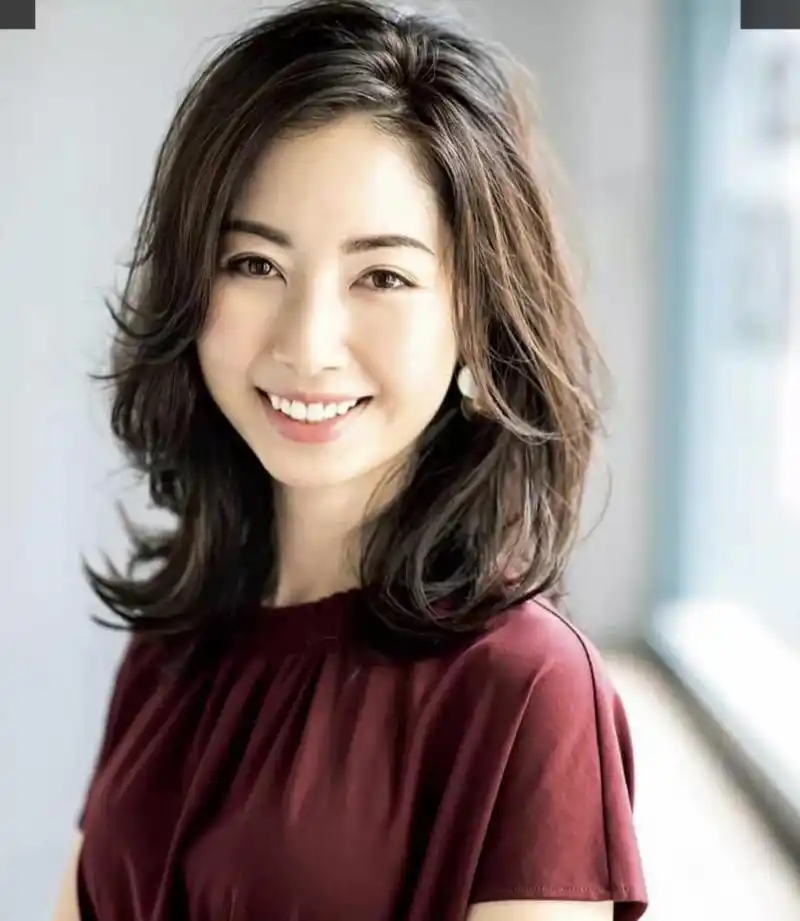 50 女人冬天烫发有讲究,这3种齐肩卷,谁烫谁美