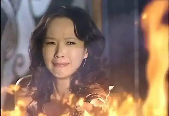 最出圈的当属《第8号当铺》的阿精了,剧中天心是当铺主人的助手,造型