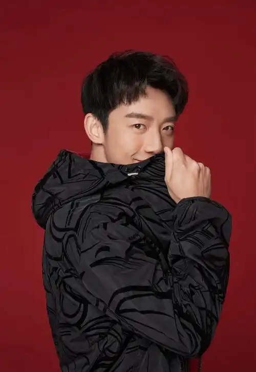 郑恺新年红时髦帅气写真图片