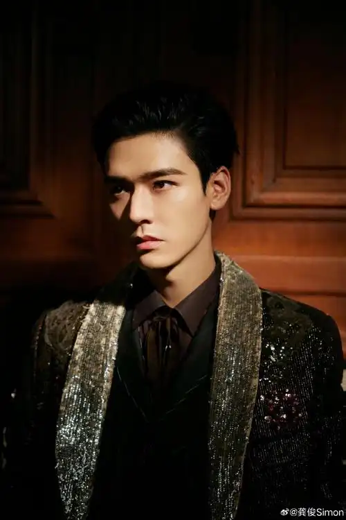 龚俊暗夜男爵降临