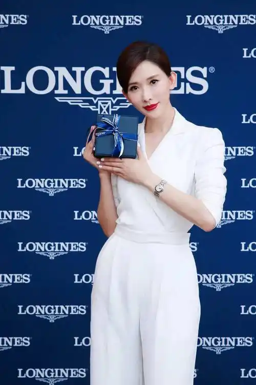 林志玲复出模样大变,细看47岁第一名模的资产,人美多金已成过去