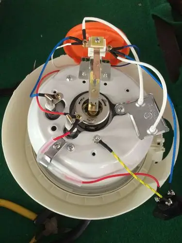 帮我看看这个电饭锅电路,那条是串连起来,那条又是并连起来?