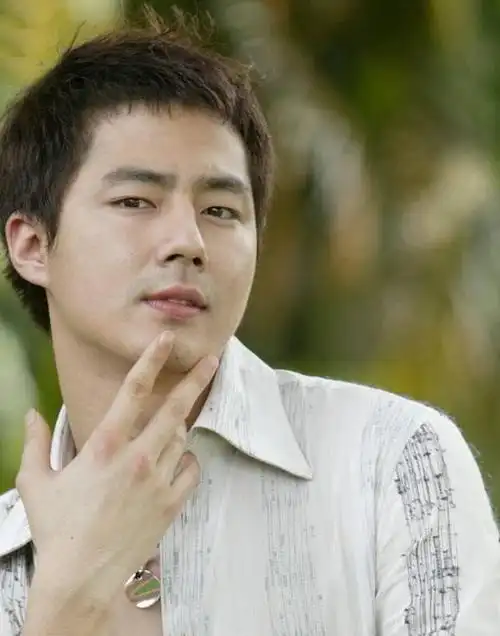 赵寅成:全智贤心中男神,竟被金敏喜抛弃,如今41岁的他孤身一人