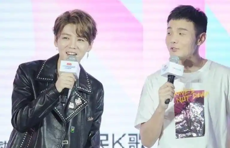 王源与肖战是邻居鹿晗跟李荣浩也是邻居而李佳琦的邻居是她