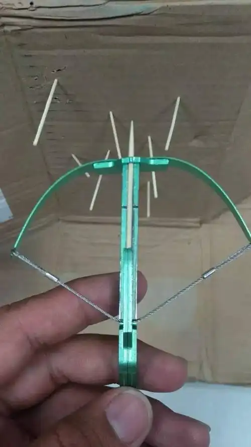 玩具还是凶器?"牙签弩"学校门口偷着卖 ,实验证明危害力有多大