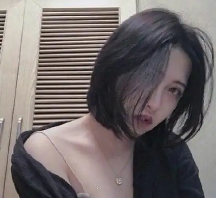 又酷又撩的9款女生齐肩短发造型-发型- 女人街