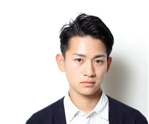 男生无刘海短发发型设计露额自信帅