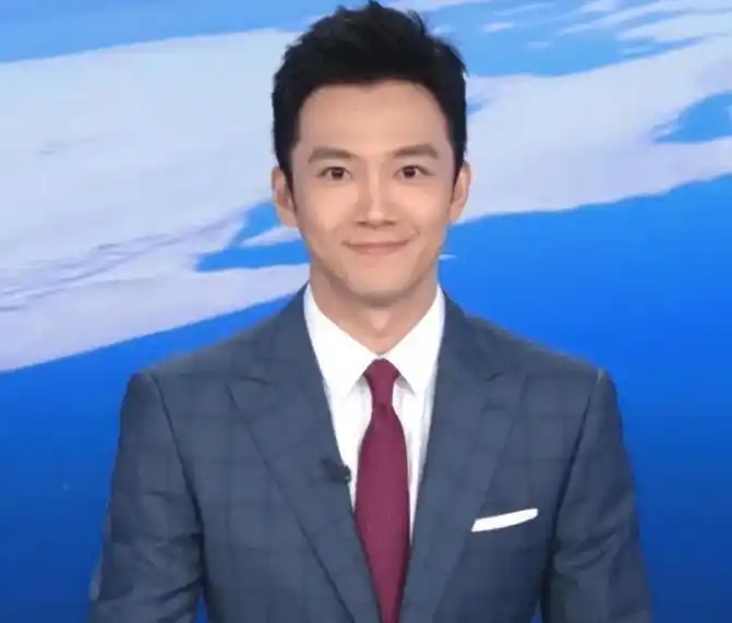 年逾而立的5央视男主持未婚!年龄大,情史干净,最小仅35岁!