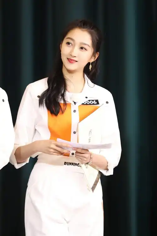> 关晓彤《奔跑吧》甜美剧照图片(6/11)
