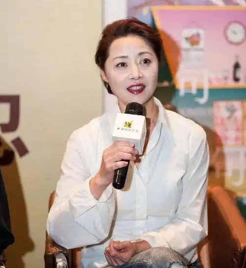 刘蓓:三婚再嫁张健,两次成为张若昀的后妈,如今成人生