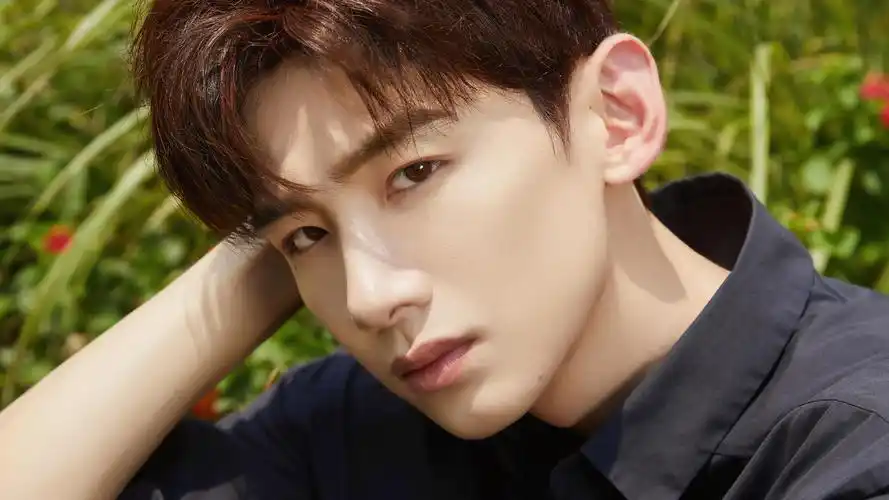 白敬亭成熟帅气高清原图查看 (8/9)