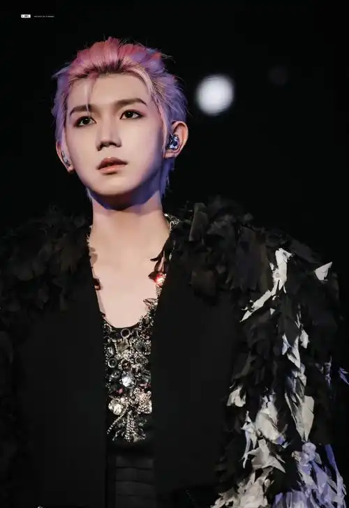 王源染了粉发##王源粉色小啾啾