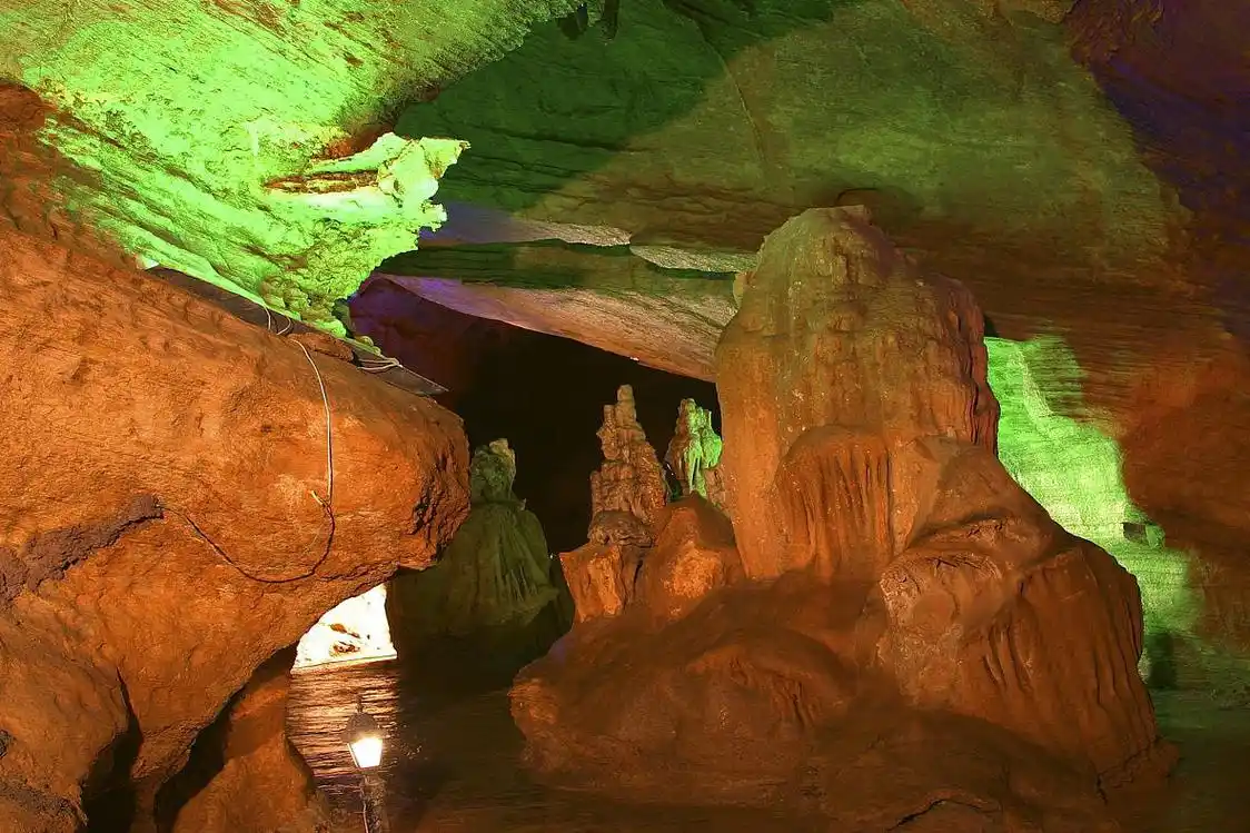 大自然与人类智慧的完美结合 浙江金华的双龙洞,是金华山双龙风景区的