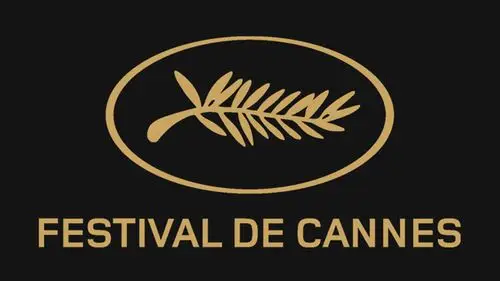 网红尬蹭戛纳红毯,造型夸张,风格迥异,网友:丢人丢到国外去了_电影节