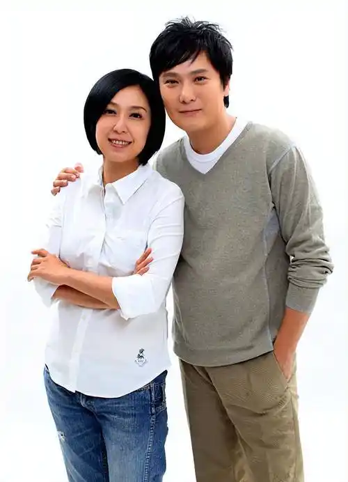 "情痴"张信哲:55岁仍未婚,他的破碎爱情就像一首带泪的情歌