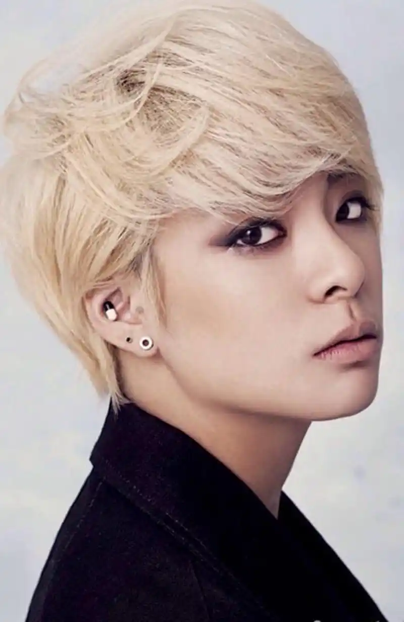 p>刘逸云(amber),1992年9月18日出生于美国 a target="_blank" href=