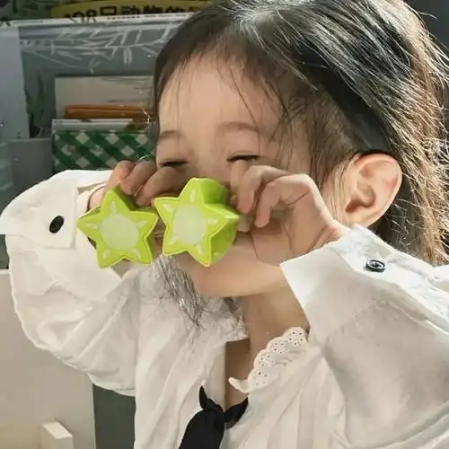 分享可爱323032333635萌娃头像